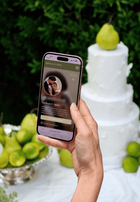 Wedding phone with cake, new guest experience