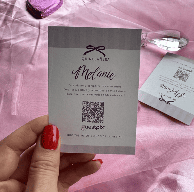 Carte à emporter avec un nœud lilas